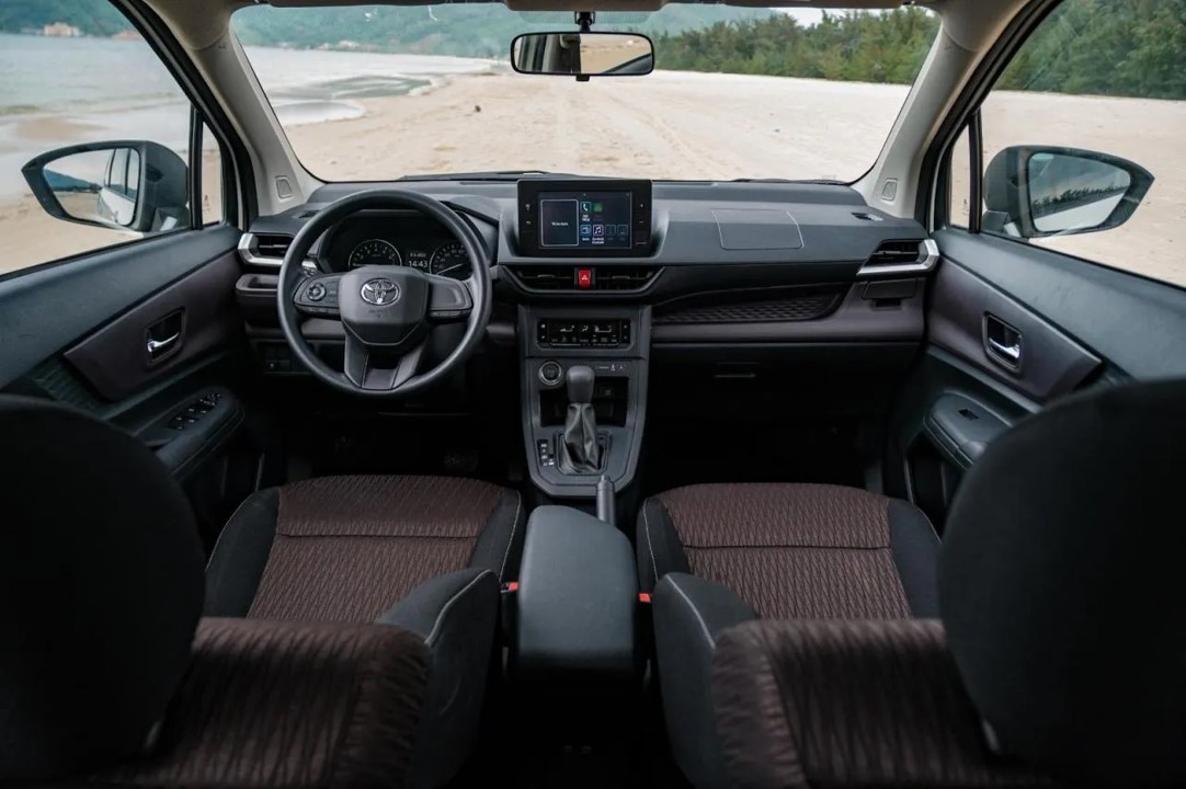 nội thất toyota avanza